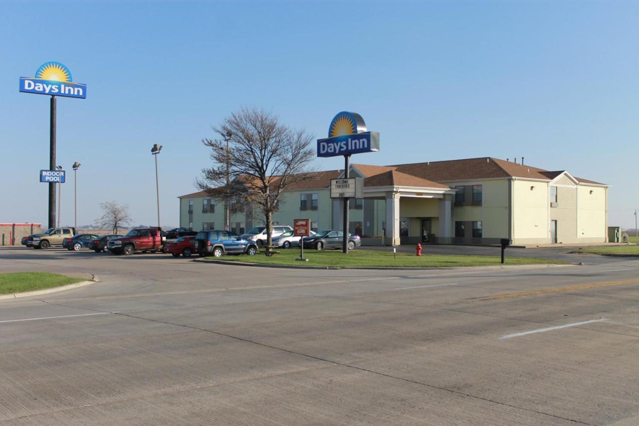 Days Inn By Wyndham Walcott Davenport Exterior foto
